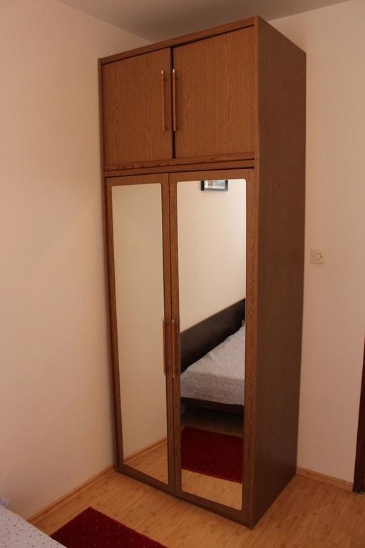 Pet Friendly Apartment In Porec With Wifi Room photo